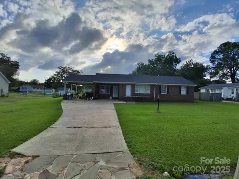 450 Camellia St, Kinston, NC 28504