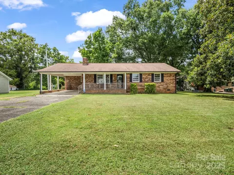 501 Weaver St, Cherryville, NC 28021