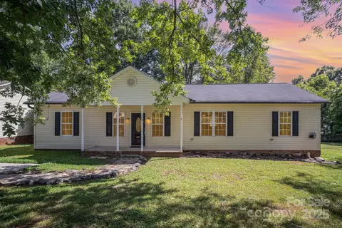 308 E Louisiana Ave, Bessemer City, NC 28016
