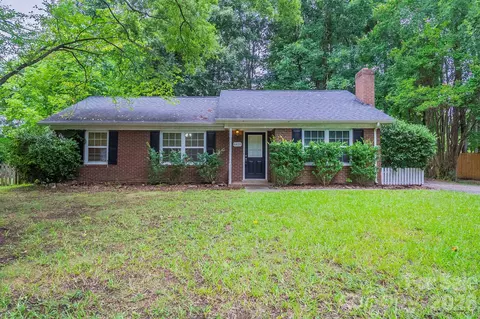 6410 Pineburr Ct, Charlotte, NC 28211