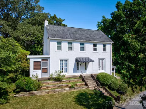 213 Forest Hill Dr, Asheville, NC 28803