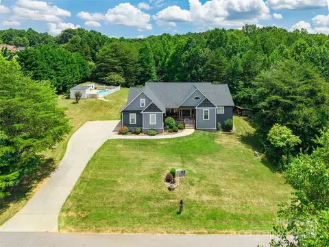 3400 Elaine Ave, Lincolnton, NC 28092