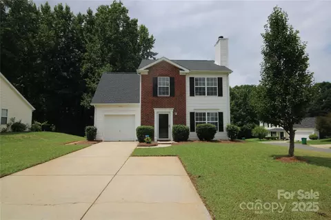 7853 Sullivans Trace Dr, Charlotte, NC 28217