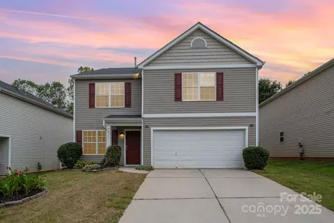 9718 Eagle Feathers Dr, Charlotte, NC 28214