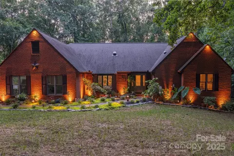 408 Florence Cir, Statesville, NC 28625