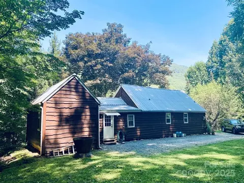 100 Crosspatch Dr, Bryson City, NC 28713