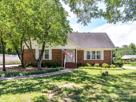 1308 Brantley Rd, Kannapolis, NC 28083