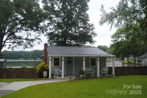 1180 W Shore Dr, Lancaster, SC 29720