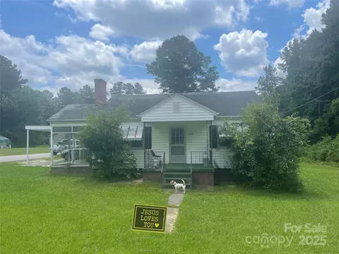 403 Mill St, Biscoe, NC 27209
