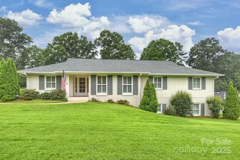 6900 Folger Dr, Charlotte, NC 28270