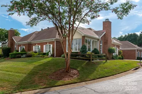 8268 Windsor Ridge Dr, Charlotte, NC 28277
