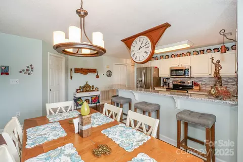 Dining - 1238 Torrence Cir, Davidson, NC 28036 photo 3 of 4