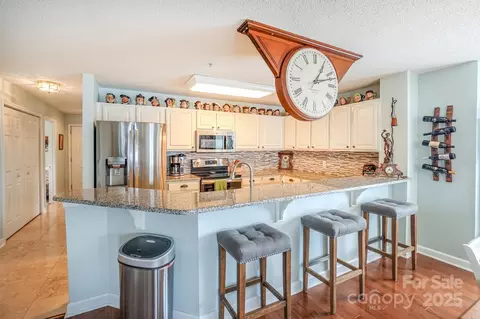 Kitchen - 1238 Torrence Cir, Davidson, NC 28036 photo 5 of 5