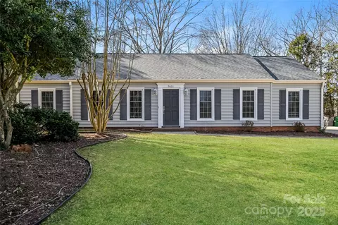 9601 Cloverwood Ct, Charlotte, NC 28270