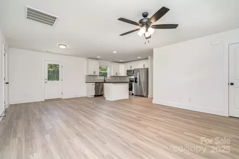 Living - 600 Self St, Cherryville, NC 28021 photo 3 of 6
