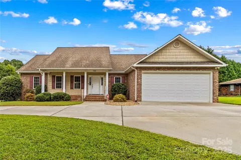 143 Larue Cir, Statesville, NC 28625