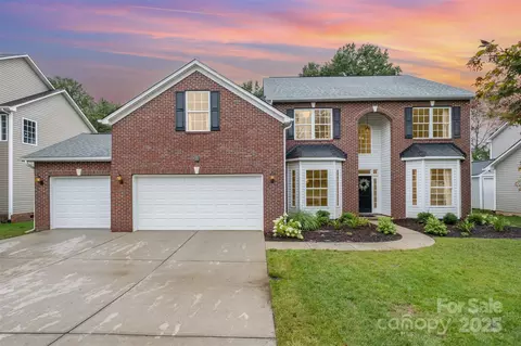 2435 Alaqua Ct, Matthews, NC 28105