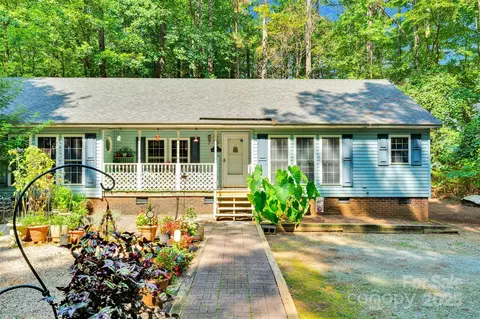 1485 Forest Ridge Dr, Stanley, NC 28164