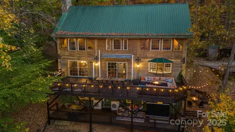 185 Blossom Rdg, Leicester, NC 28748