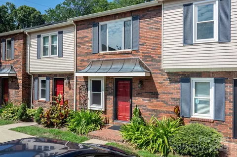 2705 N Center 78 St #78, Hickory, NC 28601