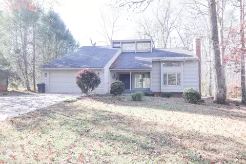 107 Woodsway Ln, Morganton, NC 28655