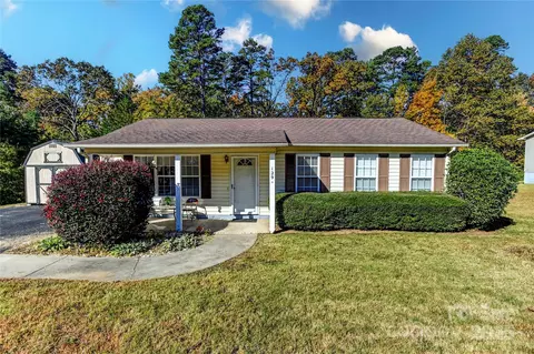 128 Clara Dr, Statesville, NC 28677
