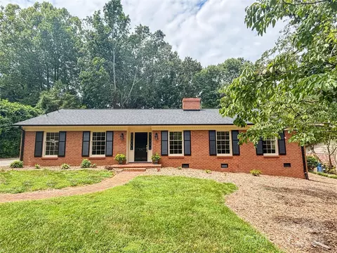 771 9th Nw St NW, Hickory, NC 28601