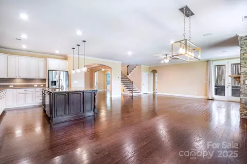 Living - 4071 Thames Cir, Fort Mill, SC 29715 photo 2 of 3
