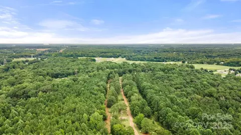 975 Mcafee Ct, York, SC 29745 photo 2