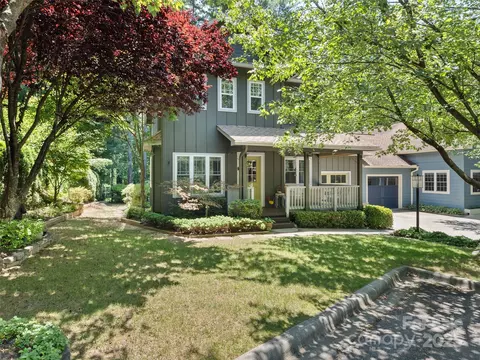 17 Sapling Ln, Waynesville, NC 28786