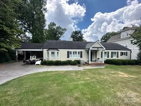 363 Tranquil Ave, Charlotte, NC 28209
