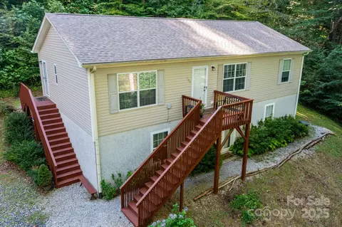 100 Susanna Cove Rd, Mars Hill, NC 28754