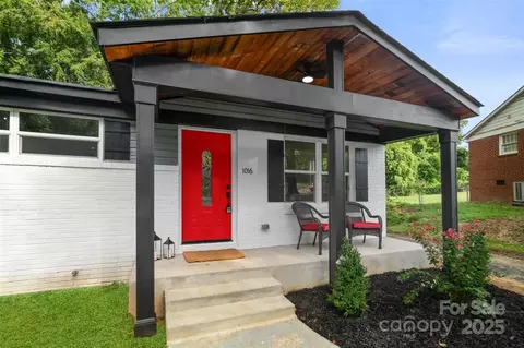 1016 Bramble Pl, Charlotte, NC 28208