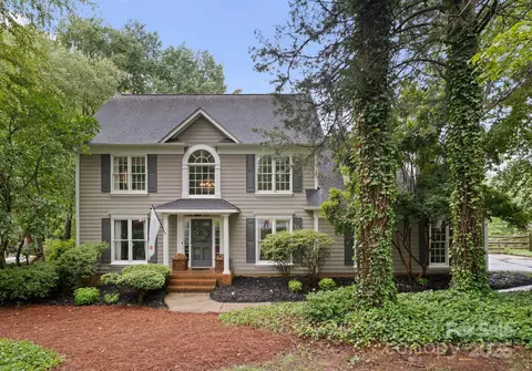 2509 Honey Creek Ln, Matthews, NC 28105
