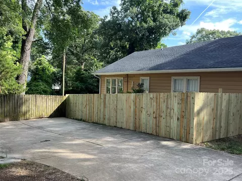 Exterior - 705 Lancaster Ave, Monroe, NC 28112 photo 5 of 7