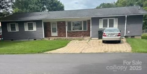 39 Fourth St, Waynesville, NC 28786