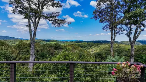 540 Green Hill Cir, Blowing Rock, NC 28605