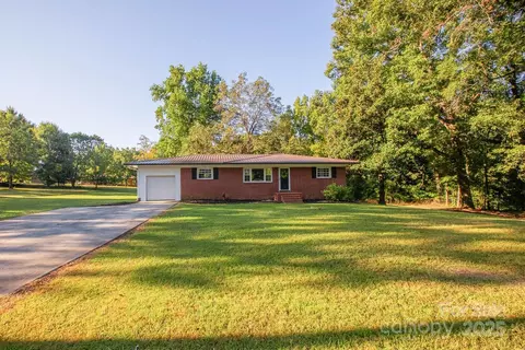 2148 Marwood Ln, Albemarle, NC 28001