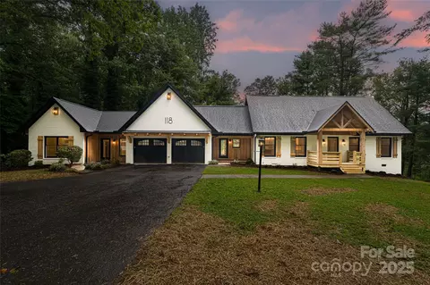 118 Rugby Forest Ln, Hendersonville, NC 28791