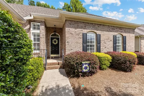 2910 Windsor Meadow Ln, Matthews, NC 28105