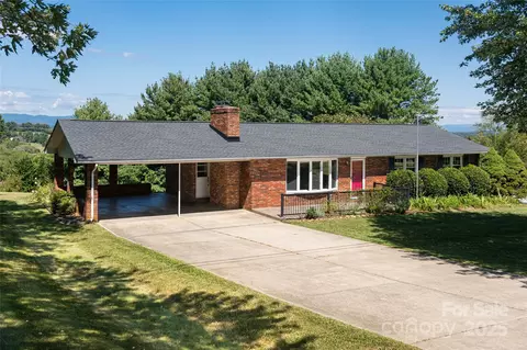 116 Dix Creek Chapel Rd, Asheville, NC 28806