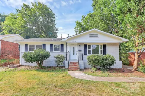 3915 Crestridge Dr, Charlotte, NC 28217