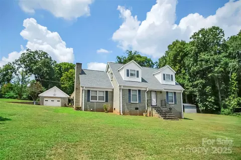113 Green Acres Rd, Mount Holly, NC 28120