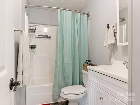 Bath - 3075 Lambert Rd, Mount Pleasant, NC 28124 photo 3 of 3