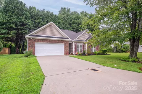 1638 Iverness Ct, Gastonia, NC 28056