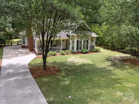20914 Pine Ridge Dr, Cornelius, NC 28031 photo 2