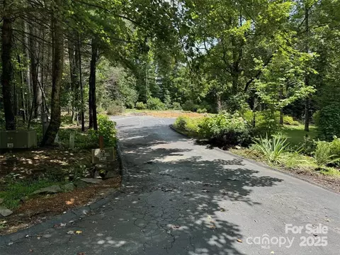 105 Maple Hill Dr, Flat Rock, NC 28731 photo 9