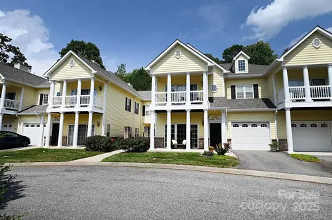 1384 21st Ne Ave NE, Hickory, NC 28601