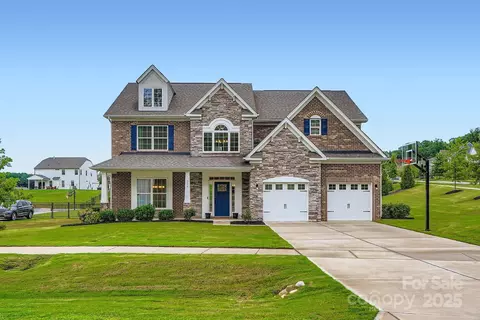 204 Bouchard Dr, Waxhaw, NC 28173