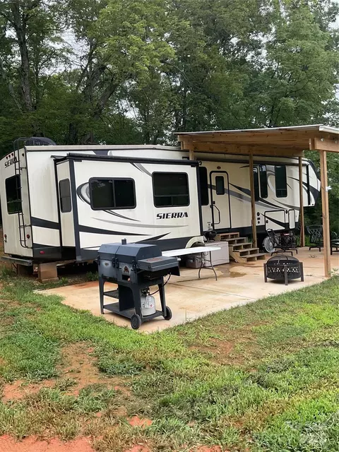 332 Linville Rd, Nebo, NC 28761